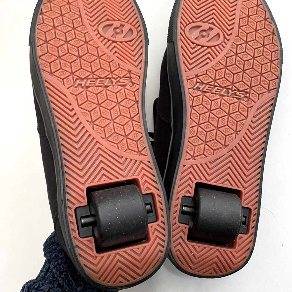 Heelys Black Roller Shoe